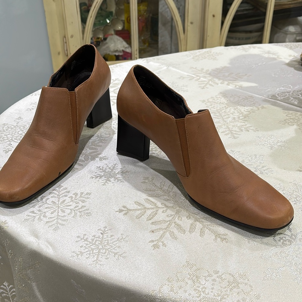 TAN NATURALIZER SHOE BOOT